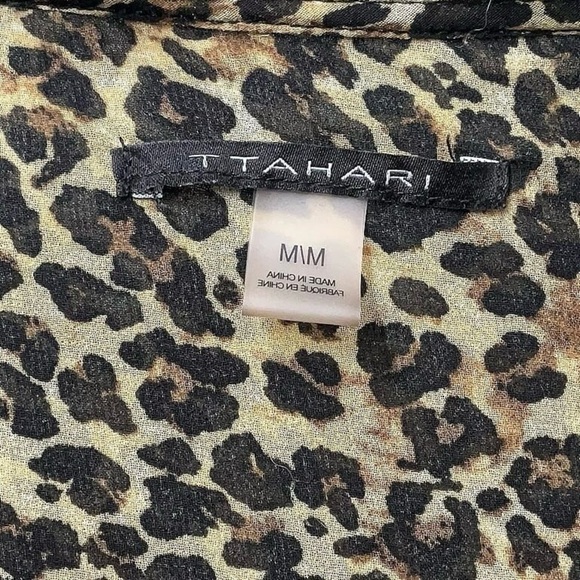 T Tahari Leopard Print Ruffle Button Front Blouse Size Medium - Picture 5 of 7